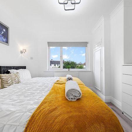 3 Bedroom House Close To Dartford Station ภายนอก รูปภาพ