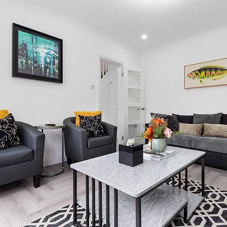 3 Bedroom House Close To Dartford Station ภายนอก รูปภาพ