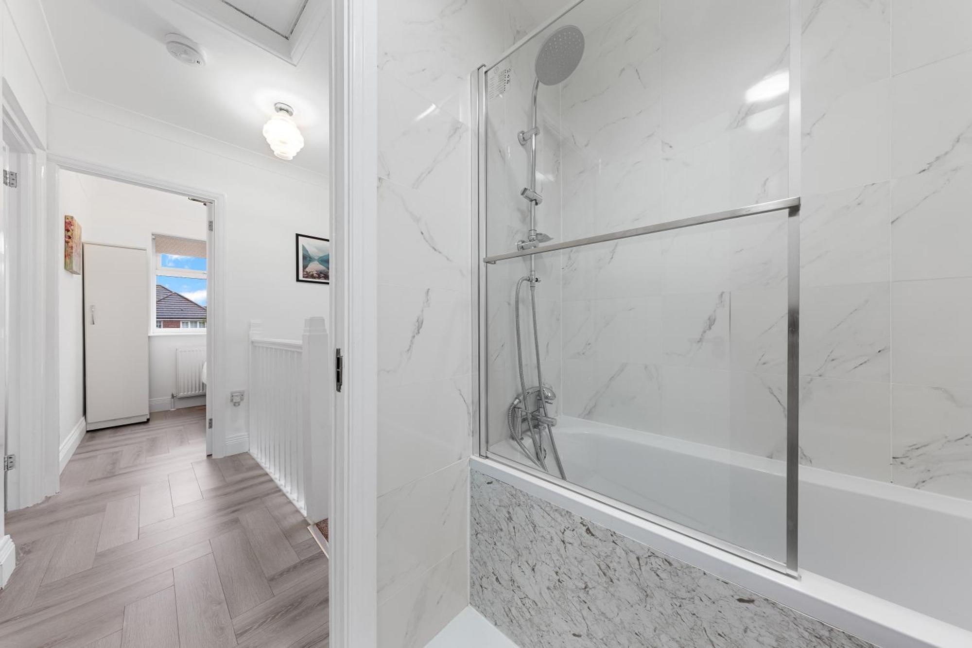 3 Bedroom House Close To Dartford Station ภายนอก รูปภาพ