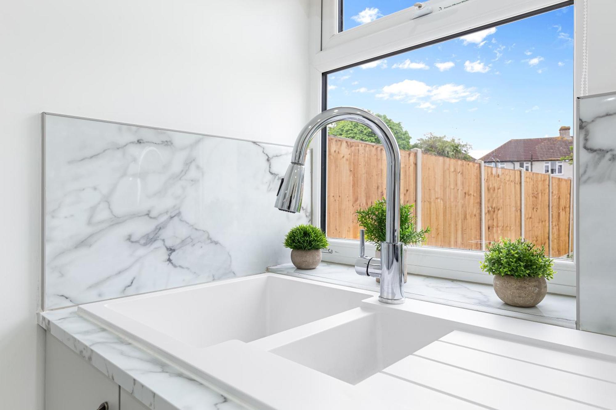 3 Bedroom House Close To Dartford Station ภายนอก รูปภาพ