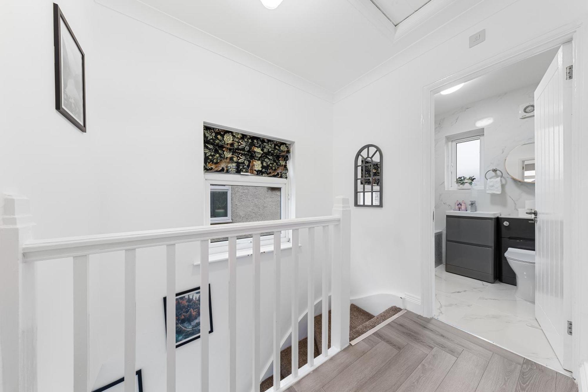 3 Bedroom House Close To Dartford Station ภายนอก รูปภาพ