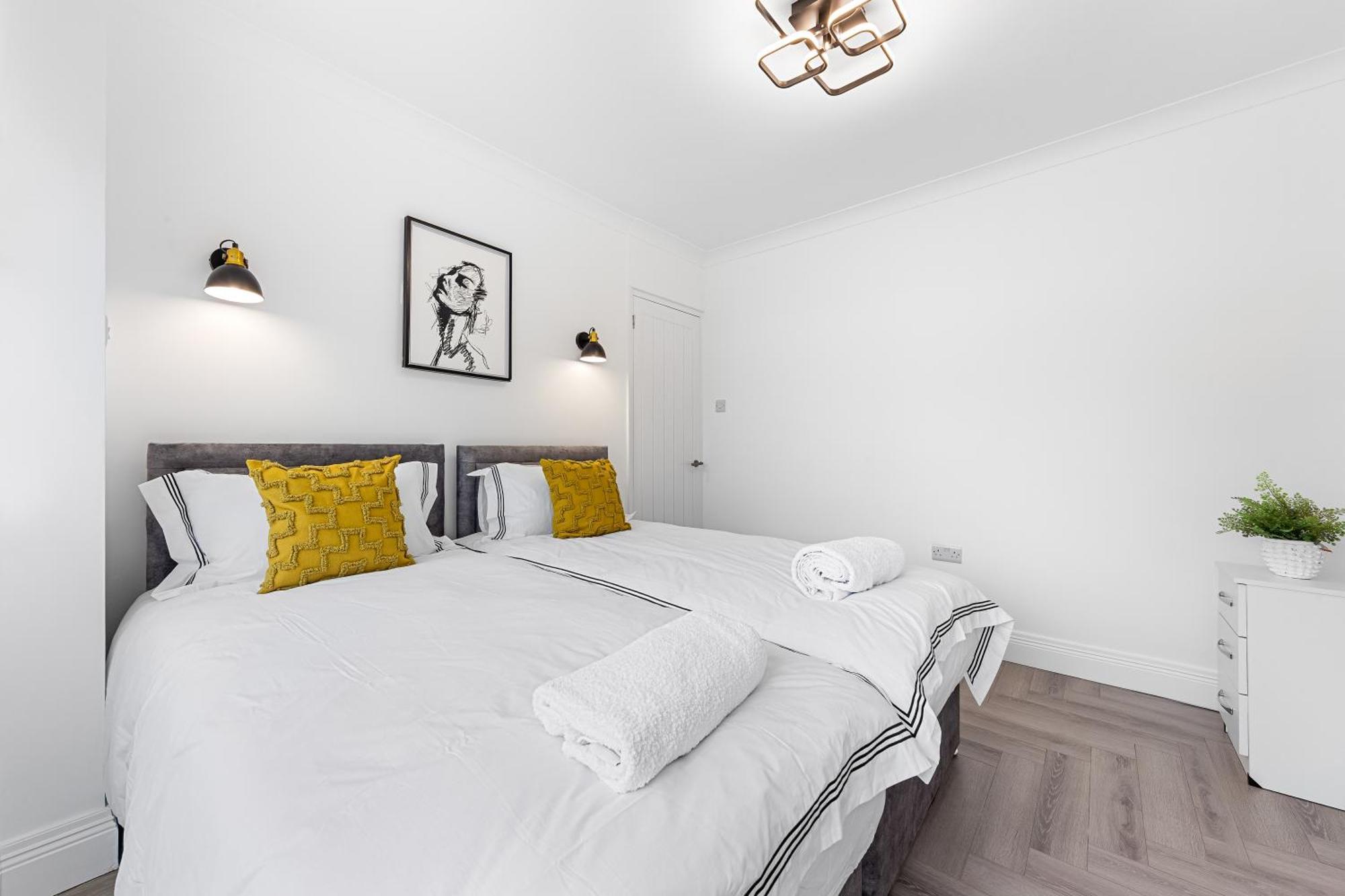 3 Bedroom House Close To Dartford Station ภายนอก รูปภาพ