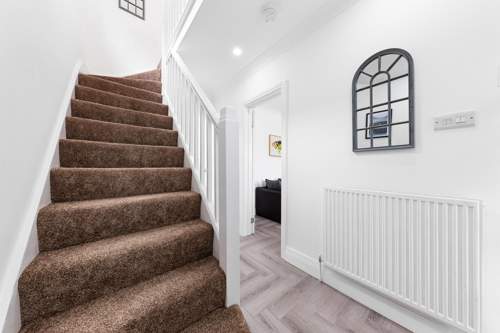 3 Bedroom House Close To Dartford Station ภายนอก รูปภาพ