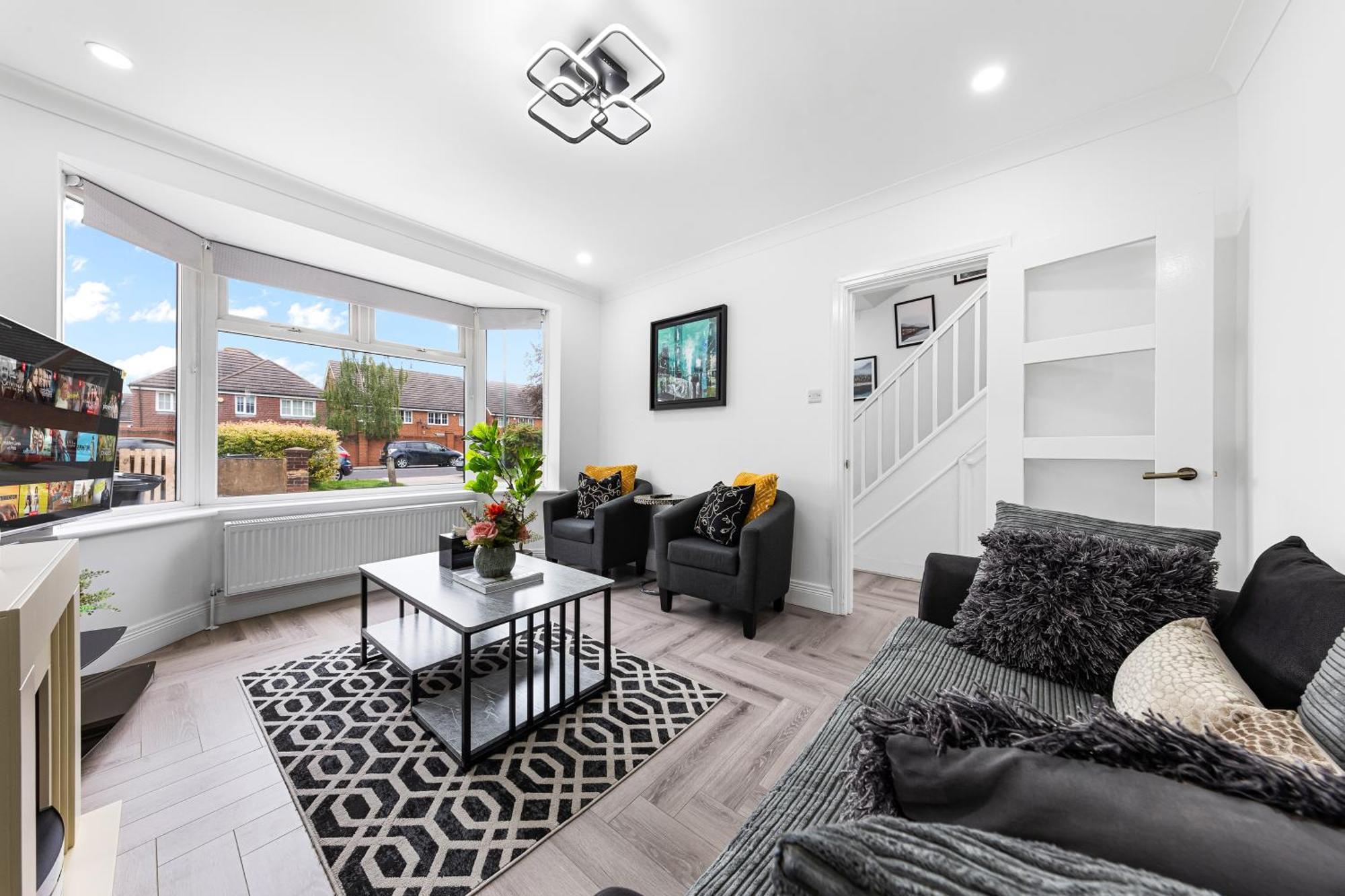 3 Bedroom House Close To Dartford Station ภายนอก รูปภาพ