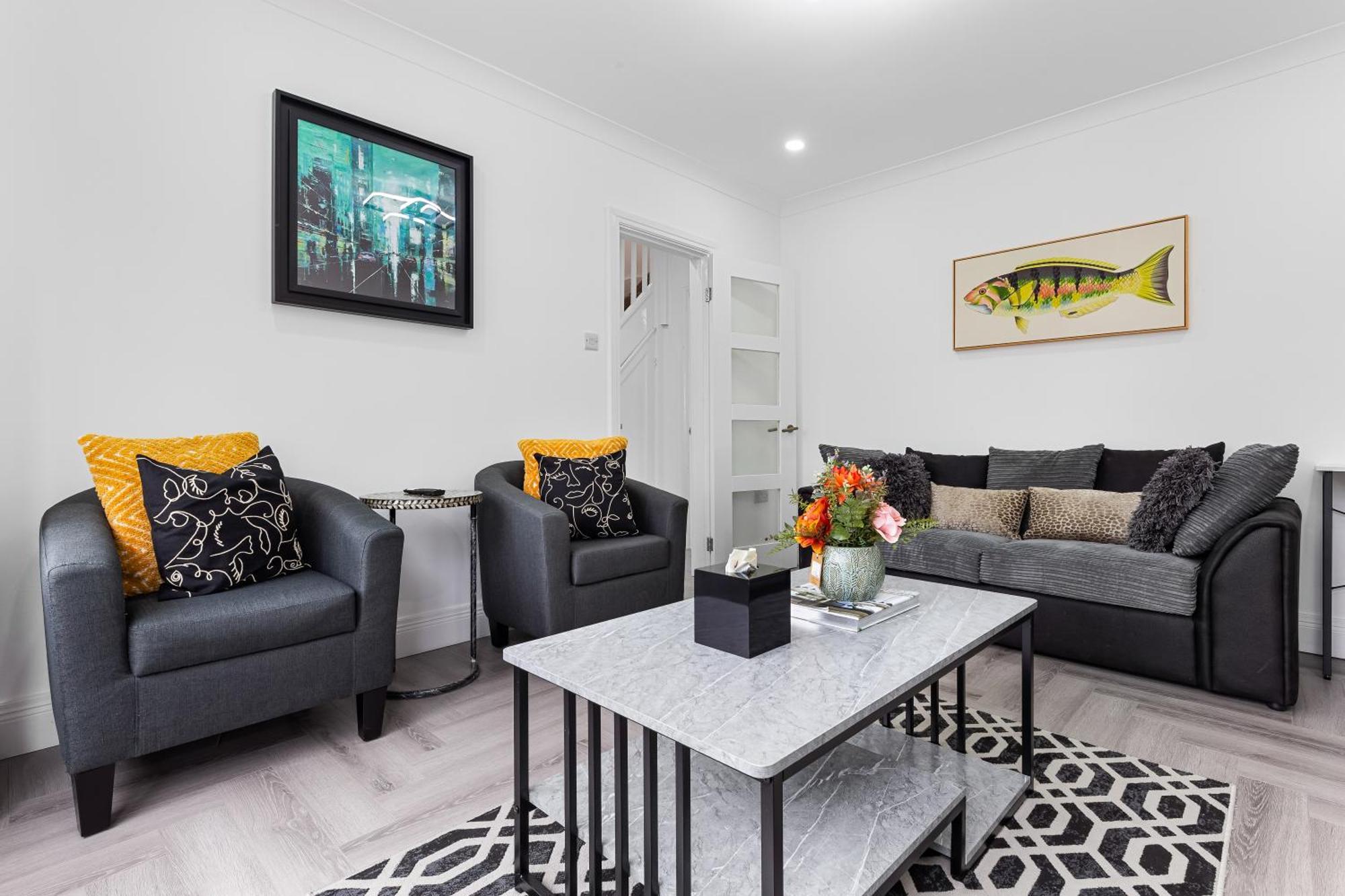 3 Bedroom House Close To Dartford Station ภายนอก รูปภาพ